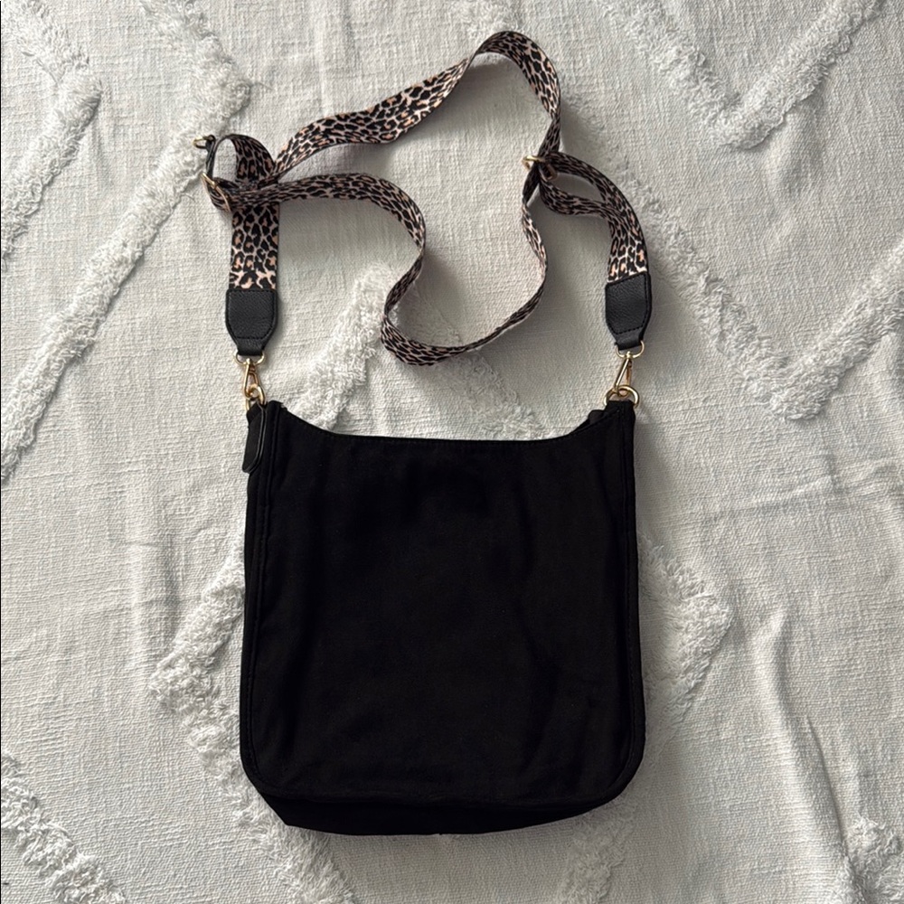 Faux suede bag..very light.Leopard print belt